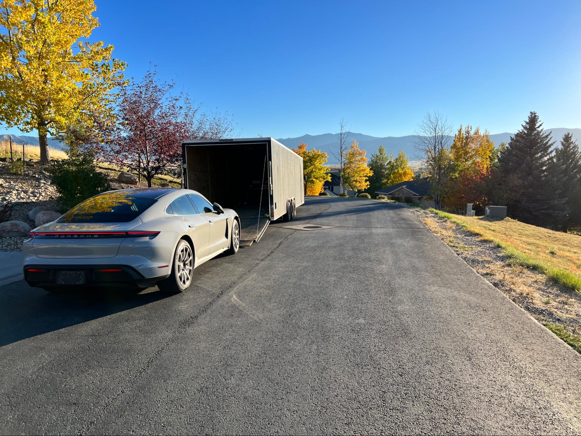 Vehicle transport carrier on the road